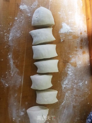 红糖麻酱饼的做法步骤：2