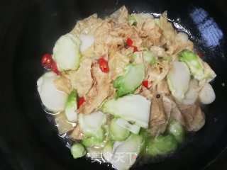 儿菜烩豆腐皮的做法步骤：9