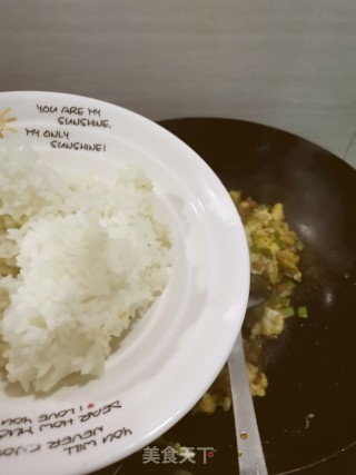 油炸炒饭的做法步骤：6