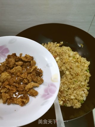 油炸炒饭的做法步骤：9