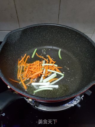 素炒细米粉的做法步骤：3
