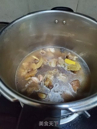 白萝卜焖牛腩的做法步骤：5