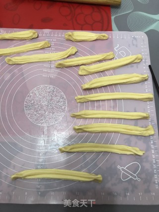 简单美味小油条的做法步骤：3