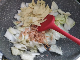 麟虾白菜炒木耳的做法步骤：4