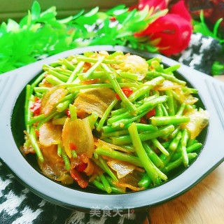 黎蒿炒腊肉的做法步骤：9