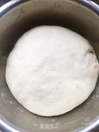 五香油酥花卷的做法步骤：2