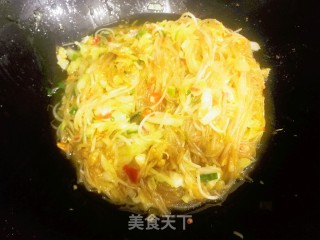 豆芽粉丝包菜的做法步骤：6