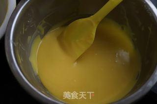 牛奶戚风的做法步骤：4