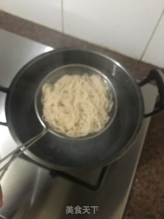 炒虾面的做法步骤：2
