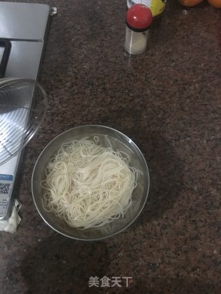 炒虾面的做法步骤：3