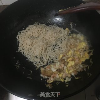 炒虾面的做法步骤：9