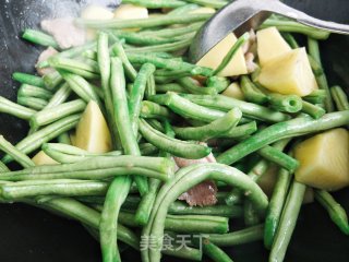 家常烧豆角的做法步骤：4