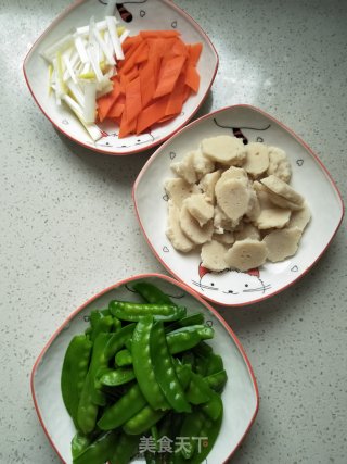 墨鱼丸炒荷兰豆的做法步骤：4