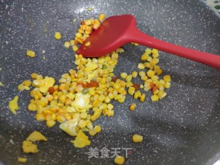 蛋炒饭的做法步骤：2