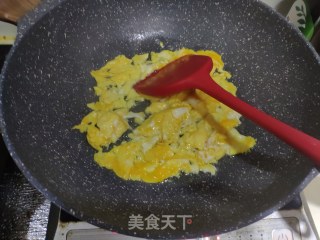 蛋炒饭的做法步骤：3
