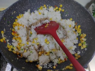 蛋炒饭的做法步骤：7