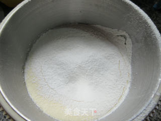 纸杯海苔芝麻肉松蛋糕的做法步骤：4
