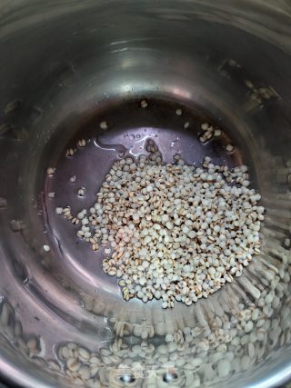 薏仁粥的做法步骤：2