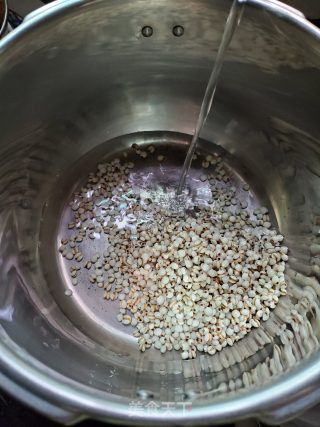 薏仁粥的做法步骤：3
