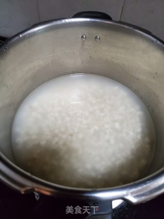 薏仁粥的做法步骤：5