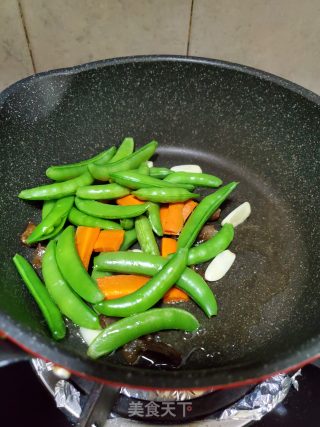 甜豆炒腊肉的做法步骤：6