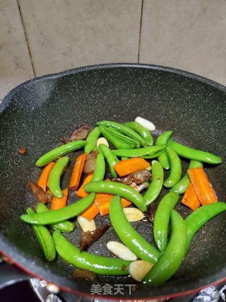 甜豆炒腊肉的做法步骤：8