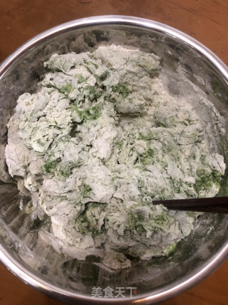 菠菜手擀面的做法步骤：4