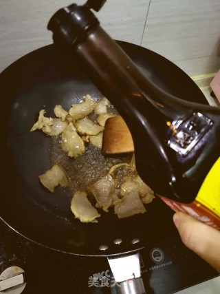 香菇炒腊肉的做法步骤：3