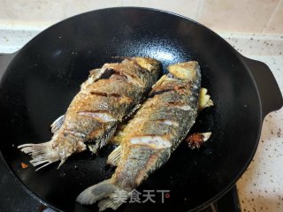 红烧鲫鱼的做法步骤：11
