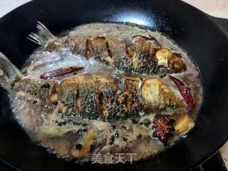 红烧鲫鱼的做法步骤：13