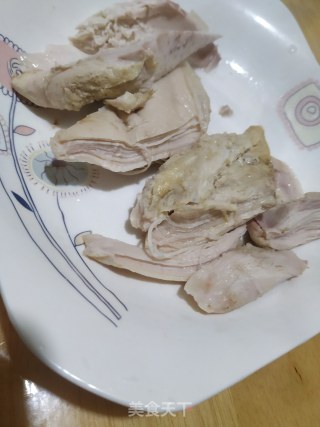 “街头小吃”凉拌鸡脯肉的做法步骤：1