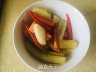 泡菜炒鸡杂的做法步骤：5