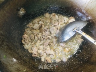 泡菜炒鸡杂的做法步骤：7