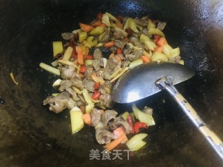 泡菜炒鸡杂的做法步骤：10