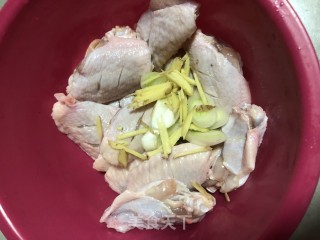 薯片烤鸡翅的做法步骤：2