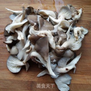 平菇鸡蛋木耳小素包的做法步骤：5