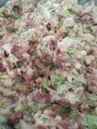 芹菜猪肉馅灌汤饺的做法步骤：5