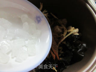 【电饭锅版】黑木耳黄花菜焖鸡块的做法步骤：11