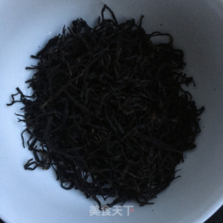 焦糖奶茶的做法步骤：1