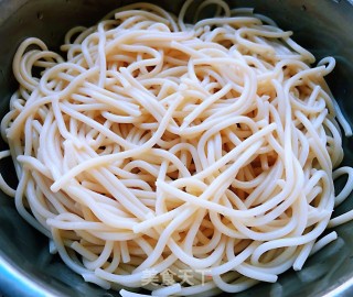 黑椒牛排意大利面的做法步骤：3