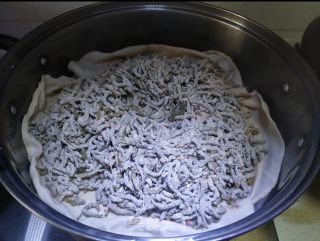 美味的民间蒸食枸蒲穗的做法步骤：3