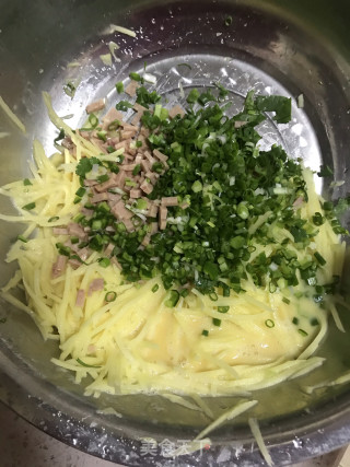 快手早餐土豆丝煎饼的做法步骤：3