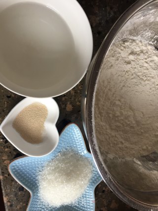 胡萝卜馒头的做法步骤：1