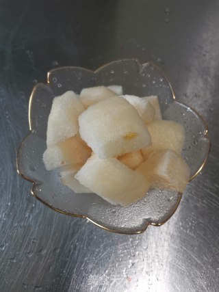 快手银耳红枣雪梨羹的做法步骤：2