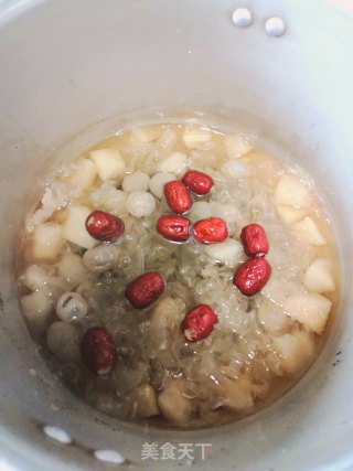 快手银耳红枣雪梨羹的做法步骤：6