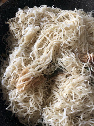 蒜苔卤面的做法步骤：6