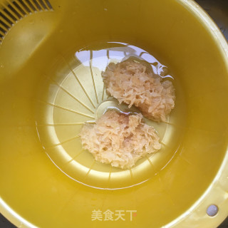 银耳核桃枸杞米润的做法步骤：3
