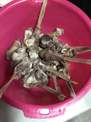 椒盐鸭下巴的做法步骤：7