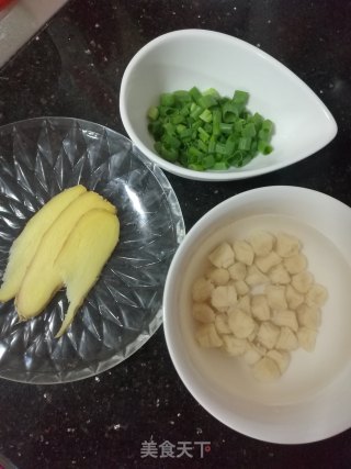 萝卜丝干贝粥的做法步骤：1