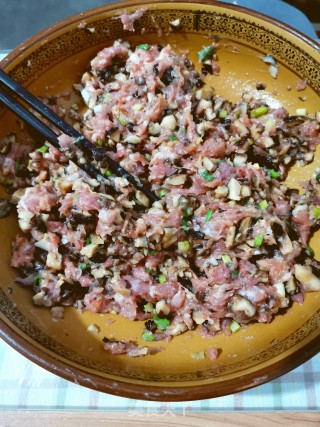 香菇肉包子的做法步骤：5